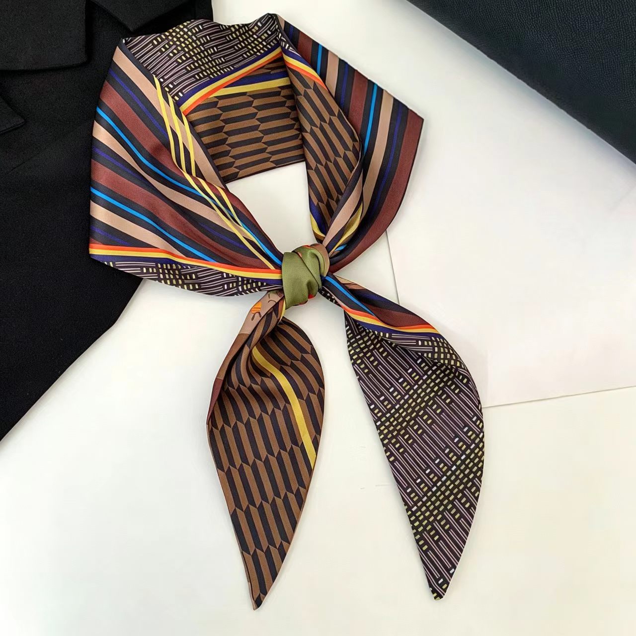 Ascot Neck Scarf - Luxe Print Lang Haarlint Bevel Zijden