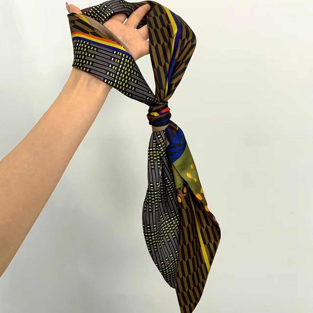 Luxe Print Lang Haarlint Bevel - Ascot Neck Scarf recensie en prijs