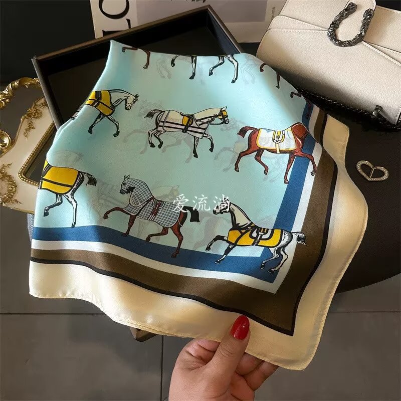 70 cm Vierkante Sjaal voor Vro - Ascot Neck Scarf recensie en prijs